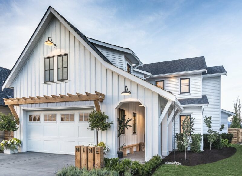 Classic Country Wood White House With Black Trim Metal Roof