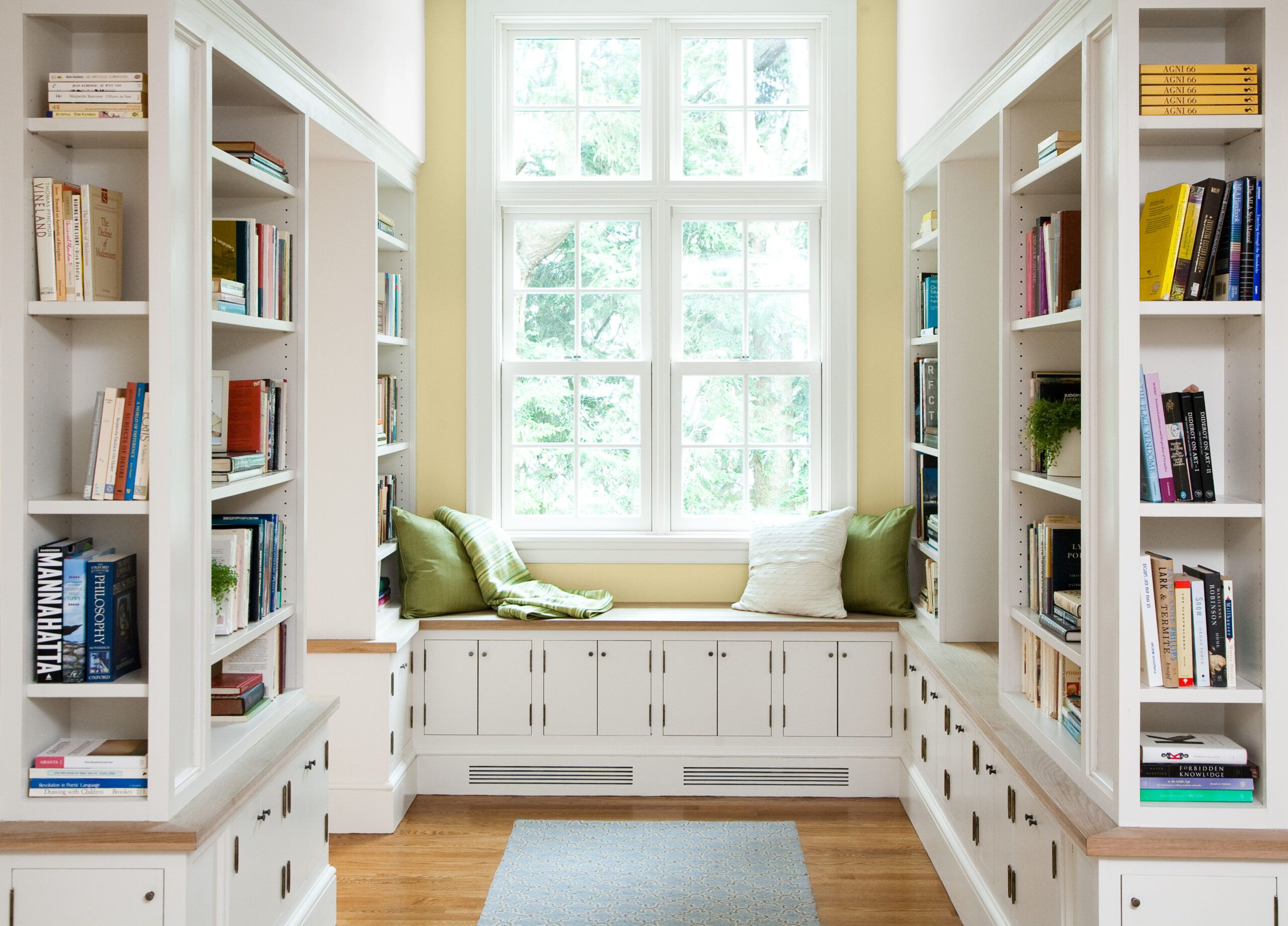 Simple Yet Striking Recessed Bookshelf Ideas