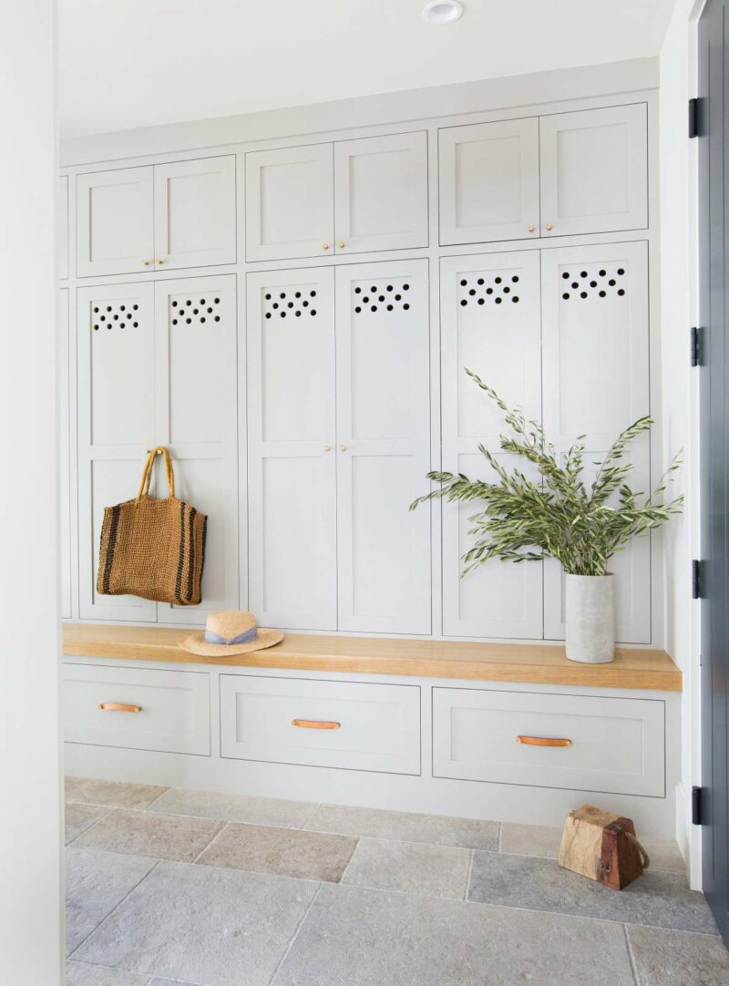 Super Fancy Mud Room Bench with Storage