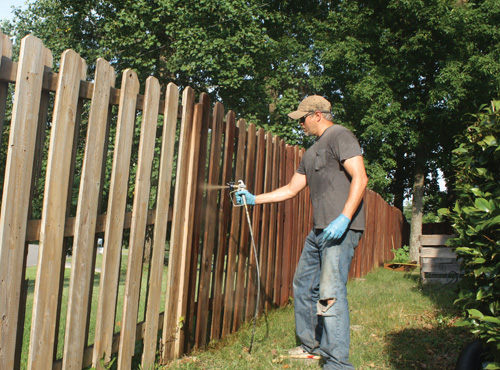 Why is It Necessary to Stain Wood Fences?
